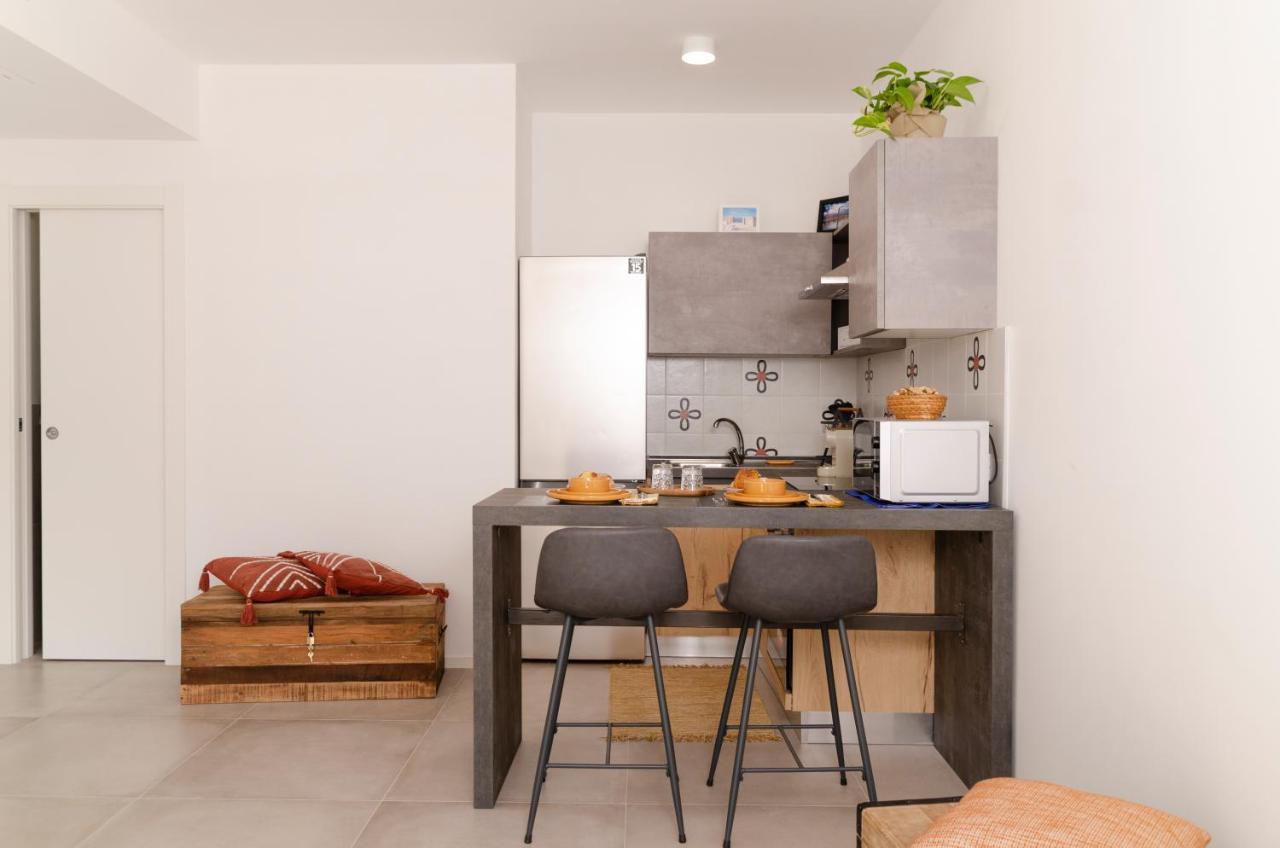 Apulialux Garruba Cozy Apt & Parking Бари Екстериор снимка