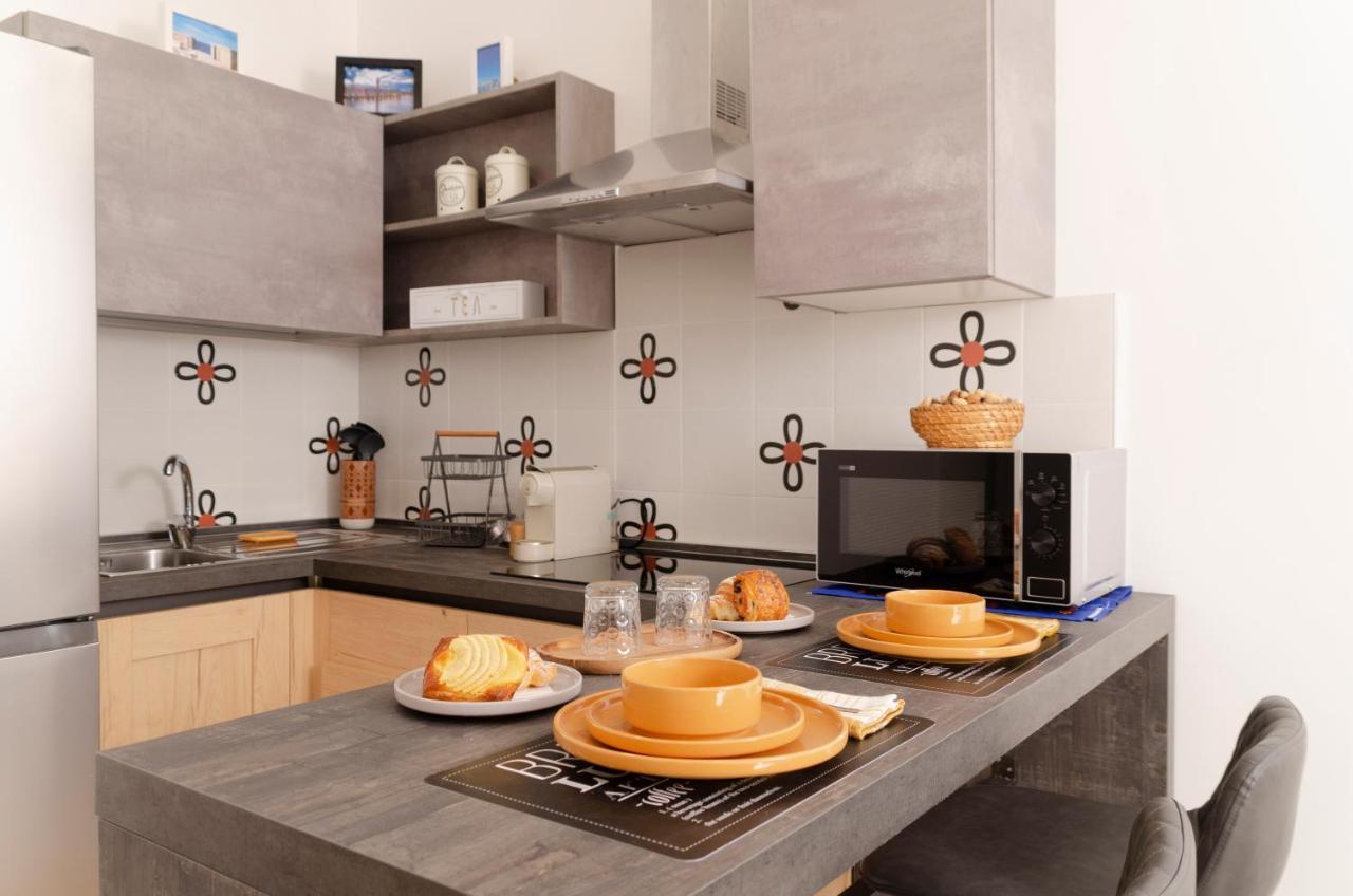Apulialux Garruba Cozy Apt & Parking Бари Екстериор снимка